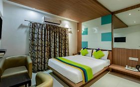 Treebo Hiland Suites